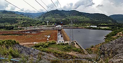 Electric Power Plant at Teuk Chhou near Kampot by Asienreisender